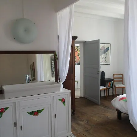 Maison Jeanne D'Arc * Saint-Genis-de-Saintonge