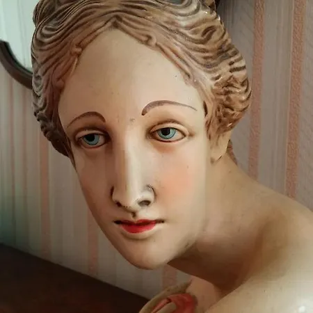 Maison Jeanne D'Arc *